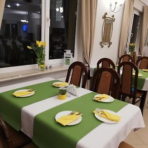 Zimmer mit zwei Einzelbetten